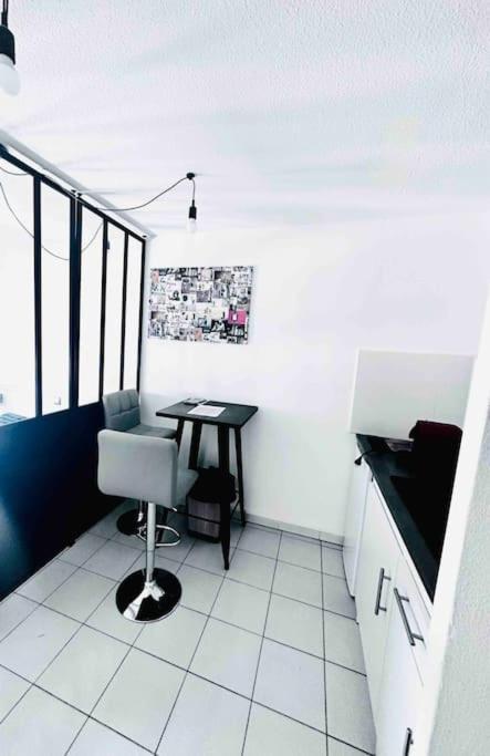 Ferienwohnung Studio Gare St Roch Avec Box De Garage Montpellier Exterior foto